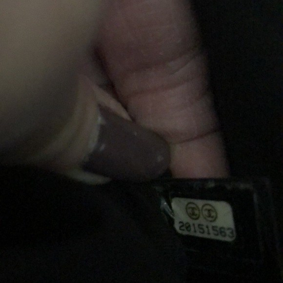 Stunning Authentic Chanel Leather and Tweed-Like Tote Purse - Picture 7 of 9